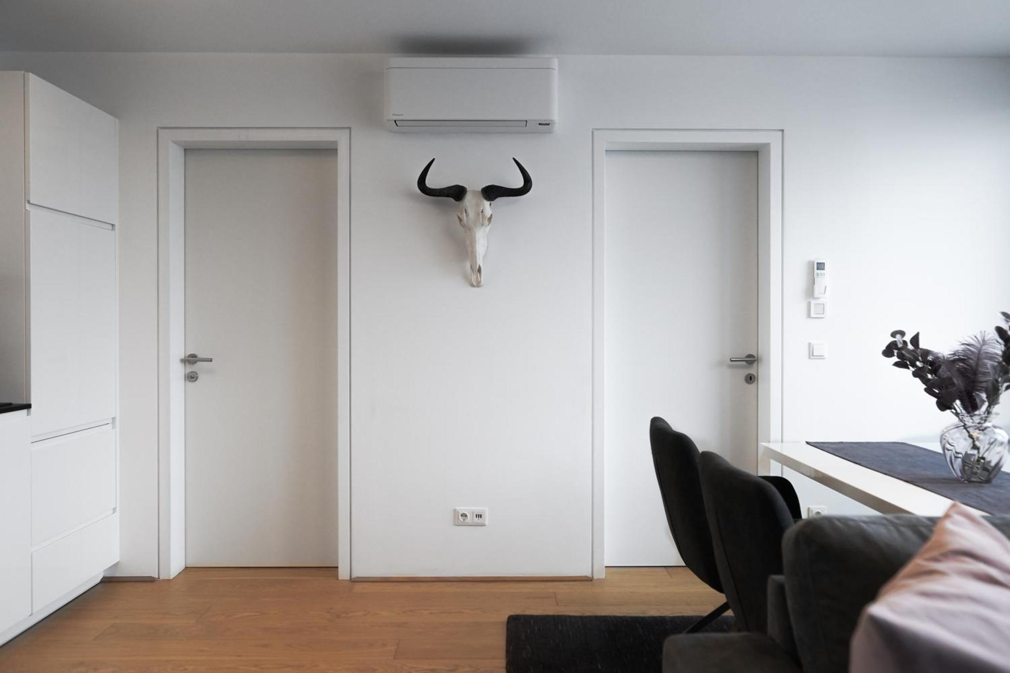 Modern Stylish Design Apartment With Free Parking Emily Вена Экстерьер фото