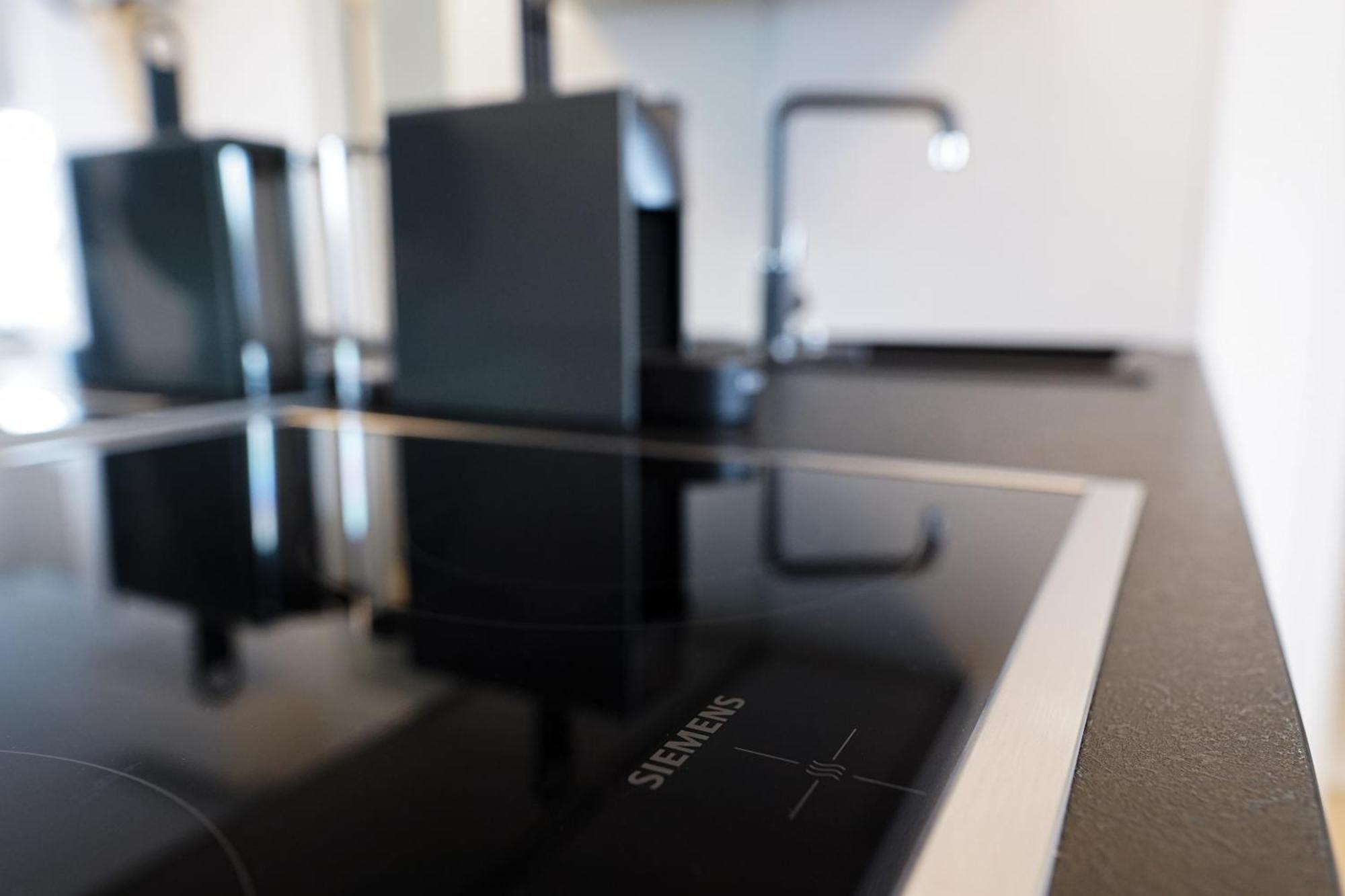 Modern Stylish Design Apartment With Free Parking Emily Вена Экстерьер фото